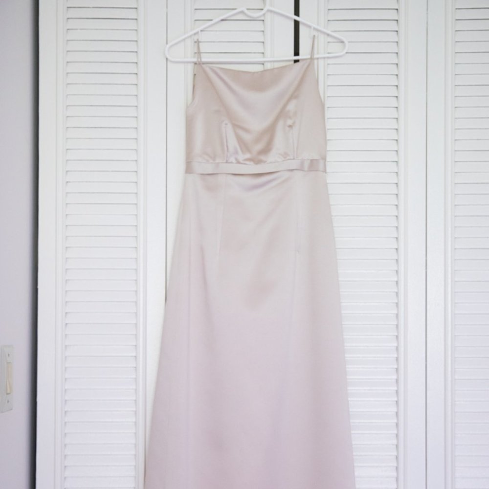 Vera Wang gown, size 4